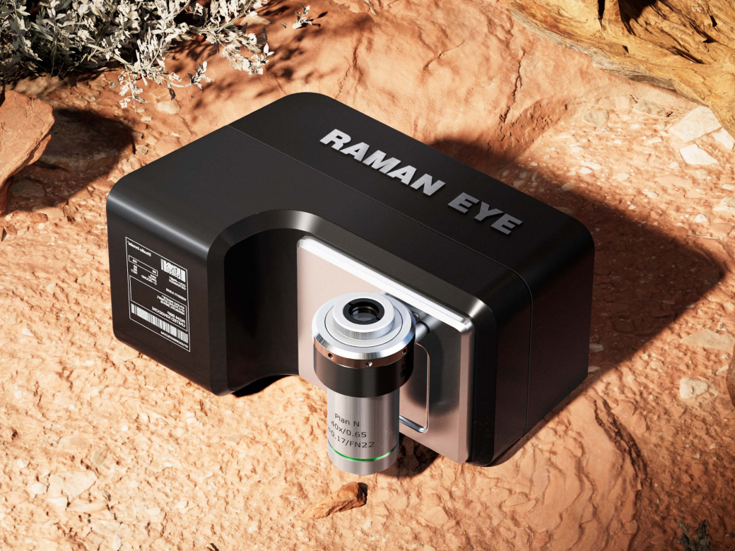 RamanEYE hybrid Raman sensor with microscope objective, in the field